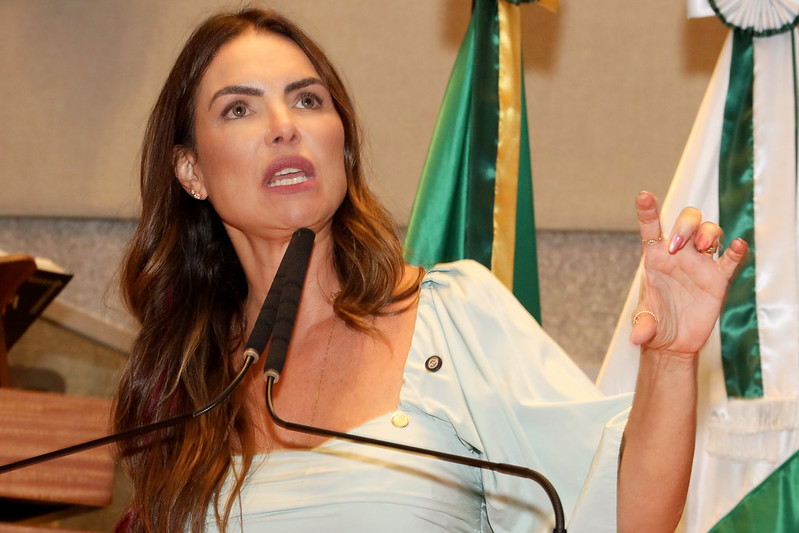 Paula Belmonte alerta para insegurança de servidores aposentados e cobra responsabilidade no caso BRB