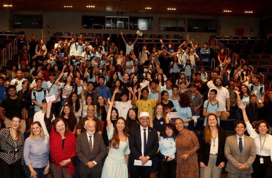 Paula Belmonte abre edição 2026 do “Conhecendo o Parlamento” com estudantes de Taguatinga