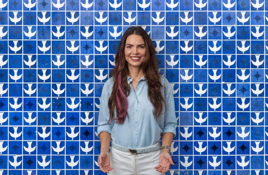 Paula Belmonte começa campanha com missa na Igrejinha e caminhada no Eixão