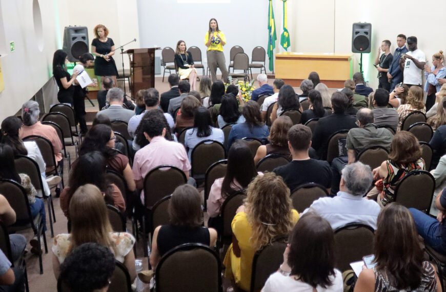 Paula Belmonte assume compromisso com a ciência e inovação e defende ampliar orçamento para pesquisa no DF