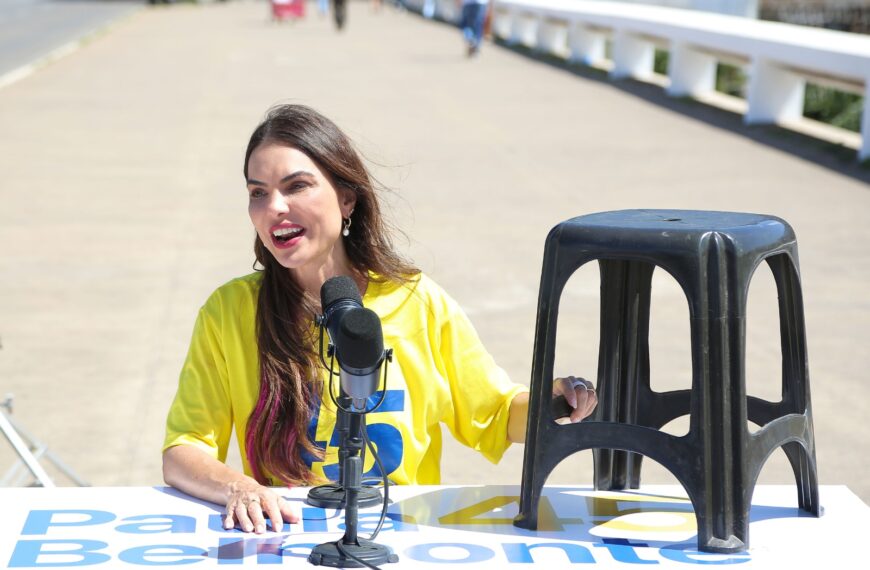 Paula Belmonte leva “banco de plástico” à Rodoviária e defende governo próximo da população