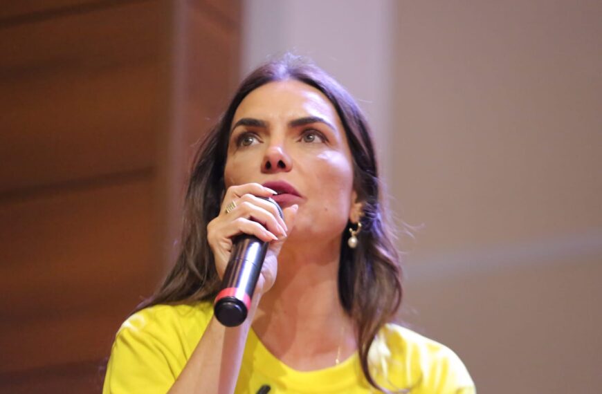 Paula Belmonte defende prontuário unificado e ampliação de UBSs em sabatina com médicos da AMBr